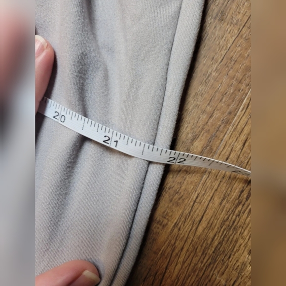 FREE W BUNDLE Tarse jogger pants - Picture 10 of 14